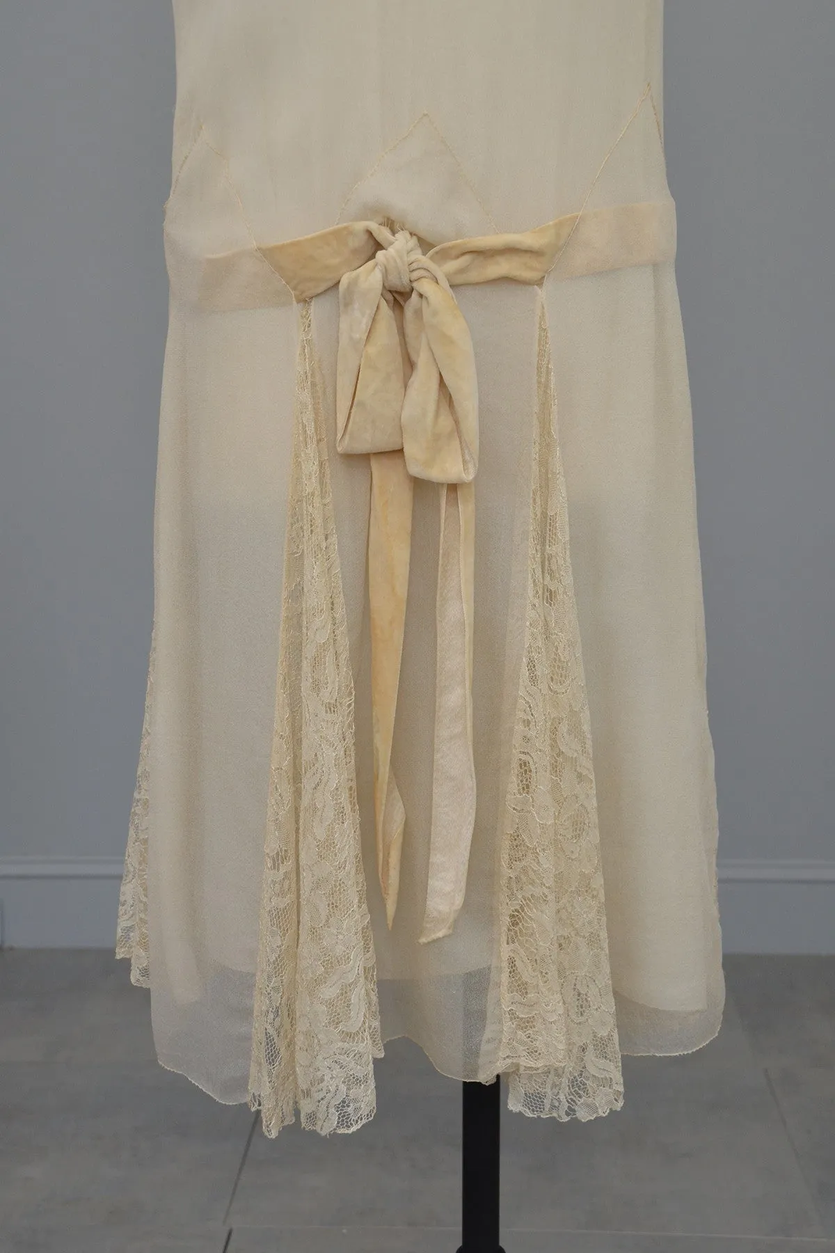 1920s Cream Chiffon Lace and Velvet Flapper Dress