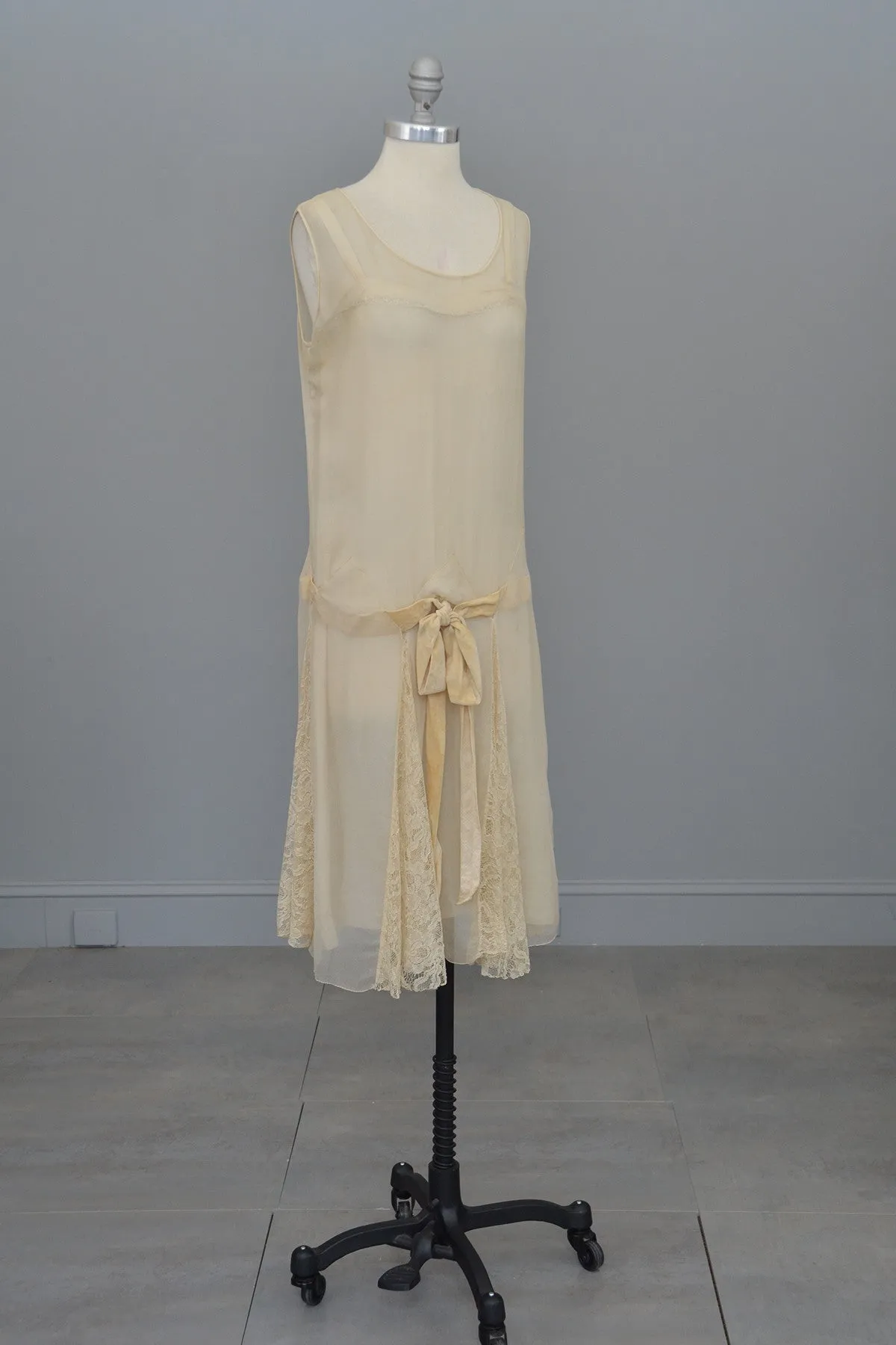 1920s Cream Chiffon Lace and Velvet Flapper Dress