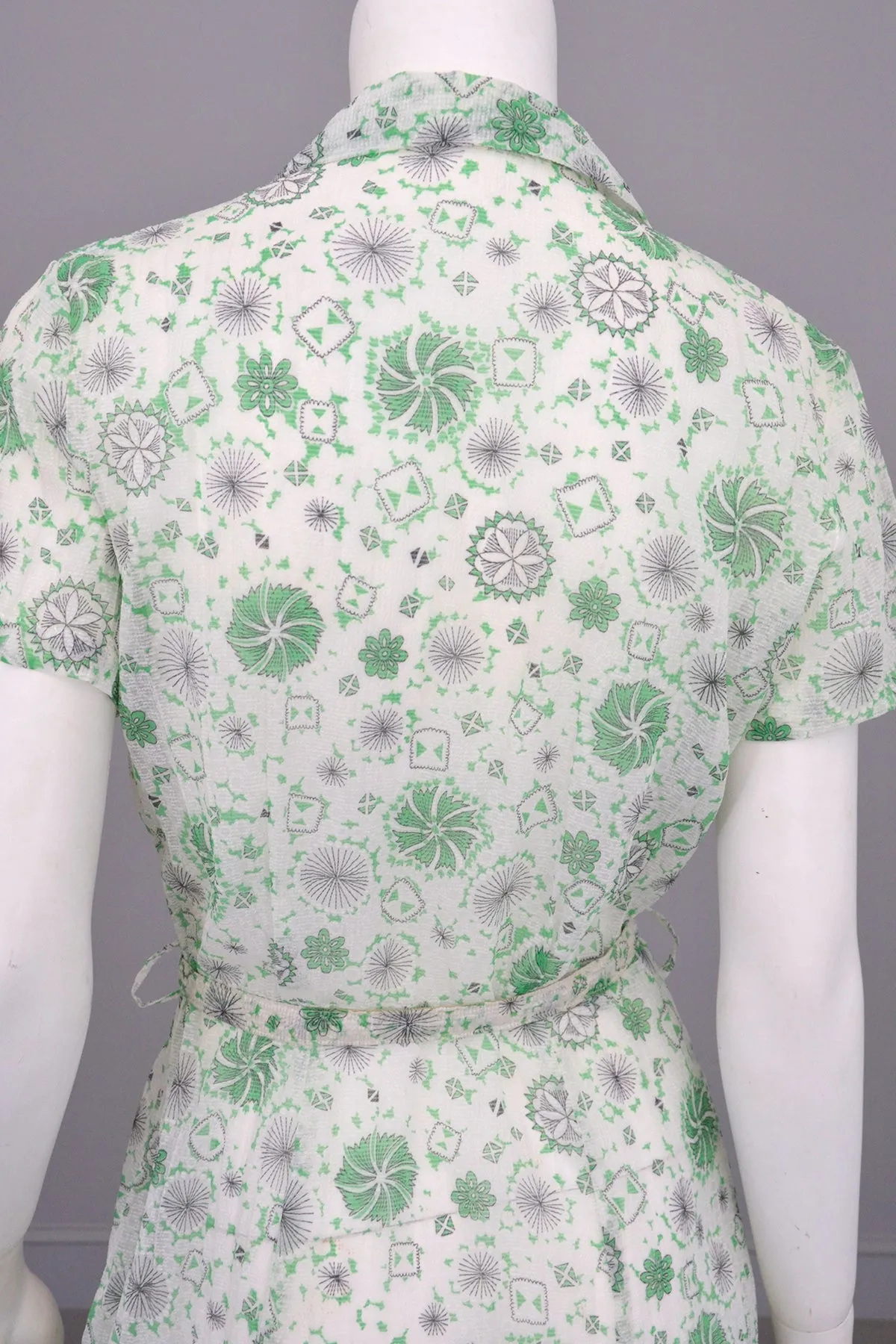 1940s White Sheer 'Seersucker' Spider Web Atomic Print Dress | 1940s Dress