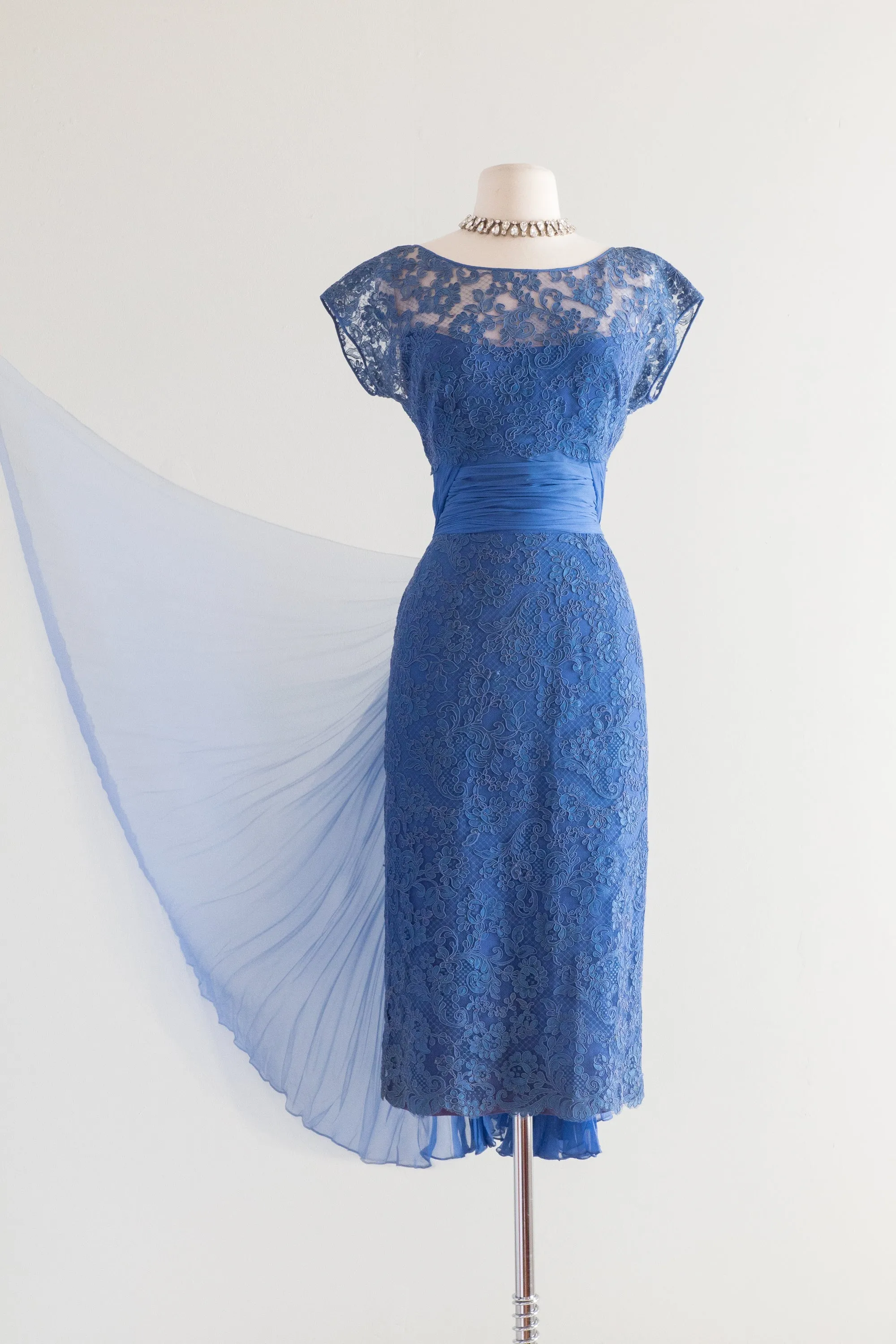 1950's Fine French Lace Cocktail Dress in Cobalt Blue By Gothe' / Waist 28