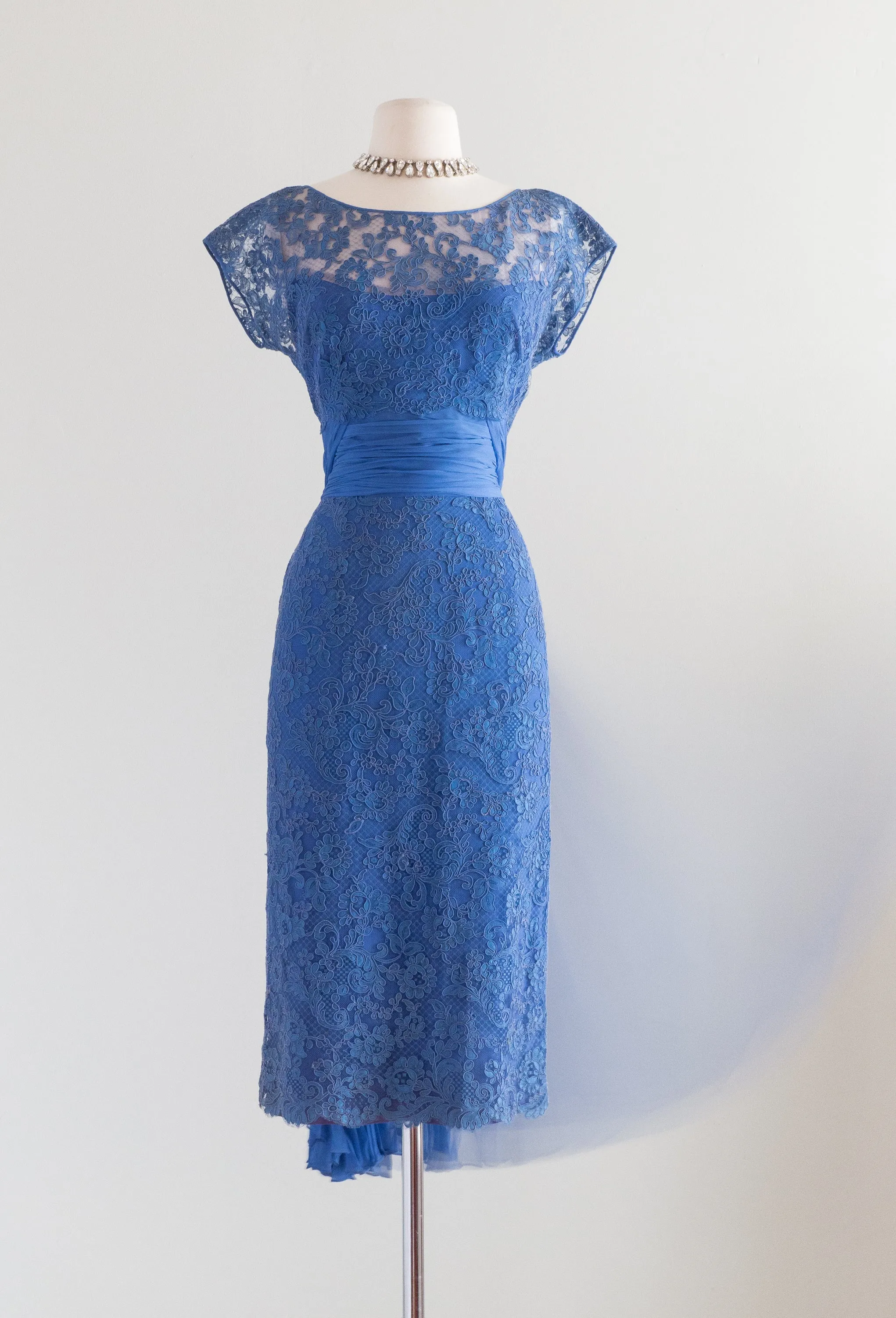 1950's Fine French Lace Cocktail Dress in Cobalt Blue By Gothe' / Waist 28