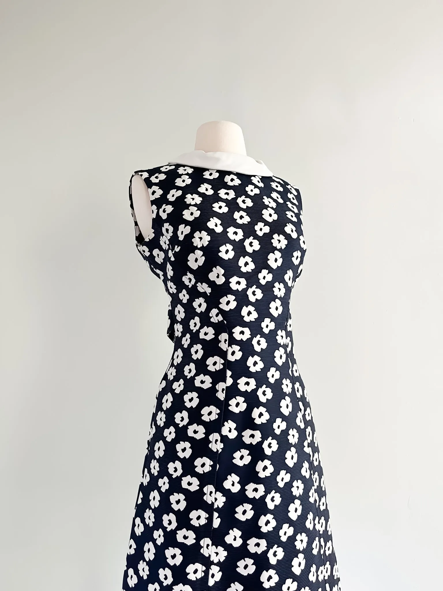 1960's MOD Rontirri Navy Blue and White Shift Dress / Sz M