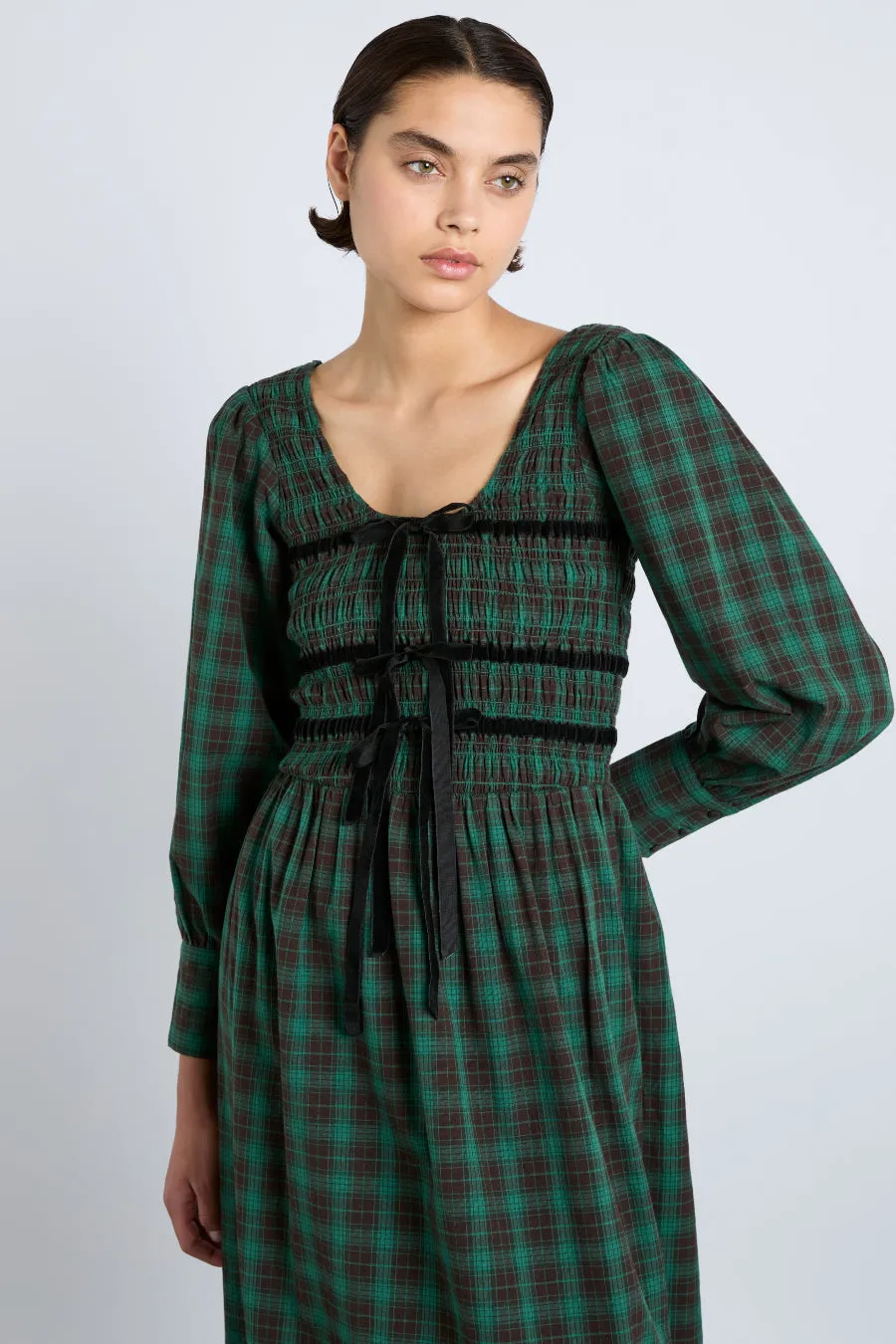 elle shirred midi dress - green check